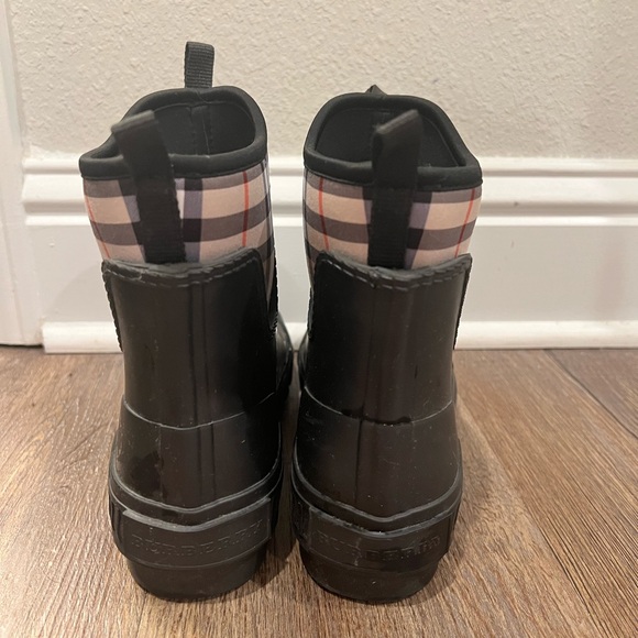Burberry ankle rain boots